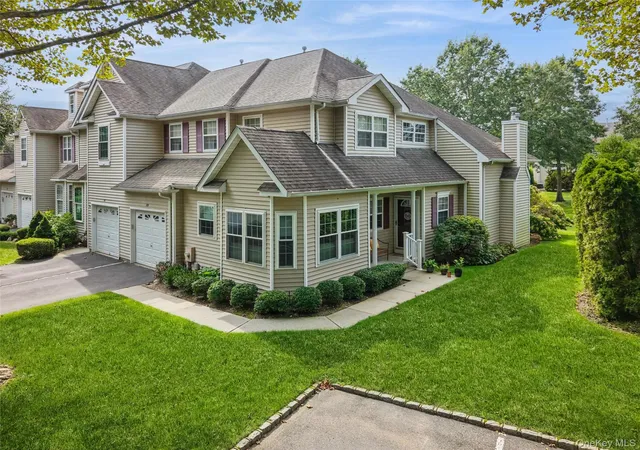 Photo 1 of Sale Pending at 89 Deer Valley Dr, Smithtown, NY 11767 | MLS# 1049319 | Listing updated on 2026-10-07