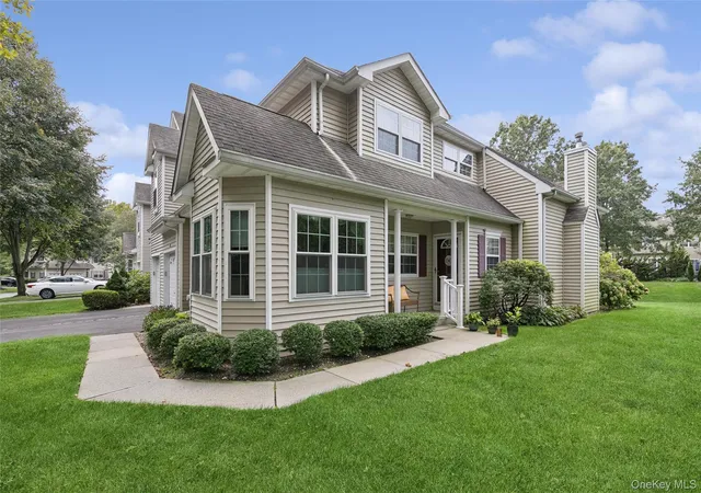Photo 2 of Sale Pending at 89 Deer Valley Dr, Smithtown, NY 11767 | MLS# 1049319 | Listing updated on 2026-10-07