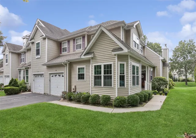 Photo 47 of Sale Pending at 89 Deer Valley Dr, Smithtown, NY 11767 | MLS# 1049319 | Listing updated on 2026-10-07