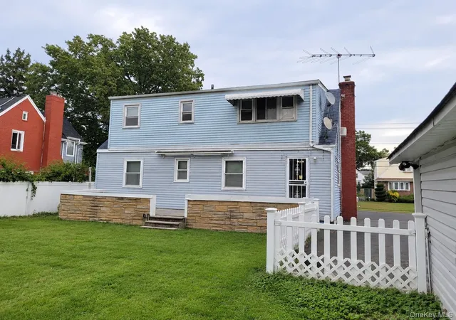 Photo 3 of Sale Pending at 220 Lehrer Ave, Hempstead, NY 11003 | MLS# 1049326 | Listing updated on 2026-10-08