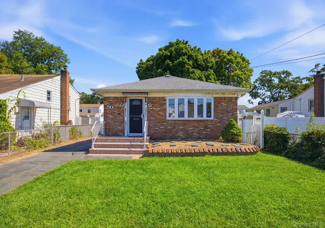 Photo 1 of Single family home for sale at 983 Cayuga Rd, Hempstead, NY 11552 | MLS# 1049335 | Listing updated on 2026-10-08