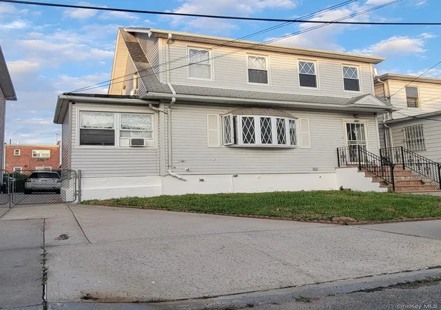 Photo 2 of House for sale at 248 Graff Ave, New York, NY 10465 | MLS# 1049350 | Listing updated on 2026-09-25