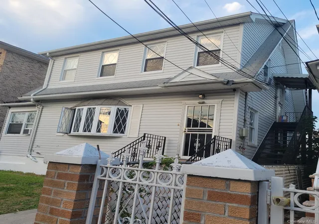 Photo 3 of House for sale at 248 Graff Ave, New York, NY 10465 | MLS# 1049350 | Listing updated on 2026-09-25
