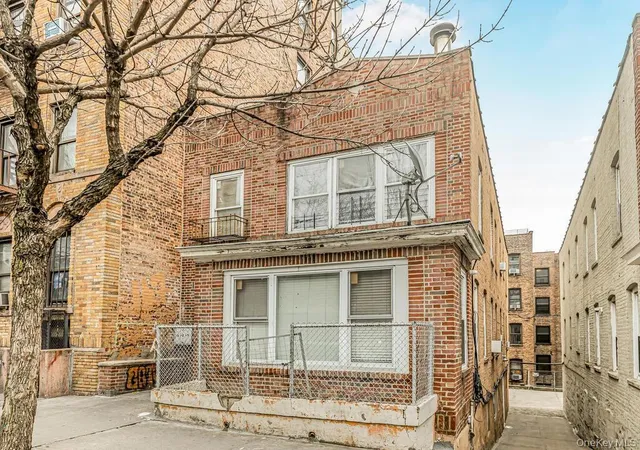 Photo 3 of House for sale at 1122 Anderson Ave, New York, NY 10452 | MLS# 1049365 | Listing updated on 2026-10-01