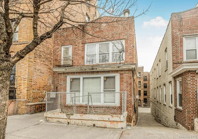 Photo 4 of House for sale at 1122 Anderson Ave, New York, NY 10452 | MLS# 1049365 | Listing updated on 2026-10-01
