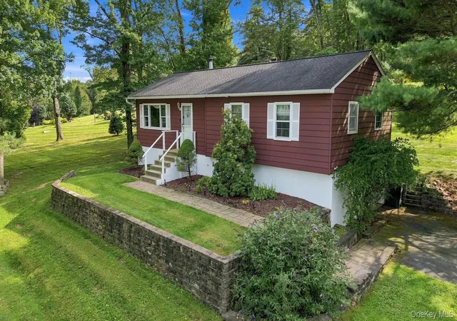 Photo 2 of Single family home for sale at 431 Newport Brg Rd, Warwick (town), NY 10969 | MLS# 1049369 | Listing updated on 2026-10-01