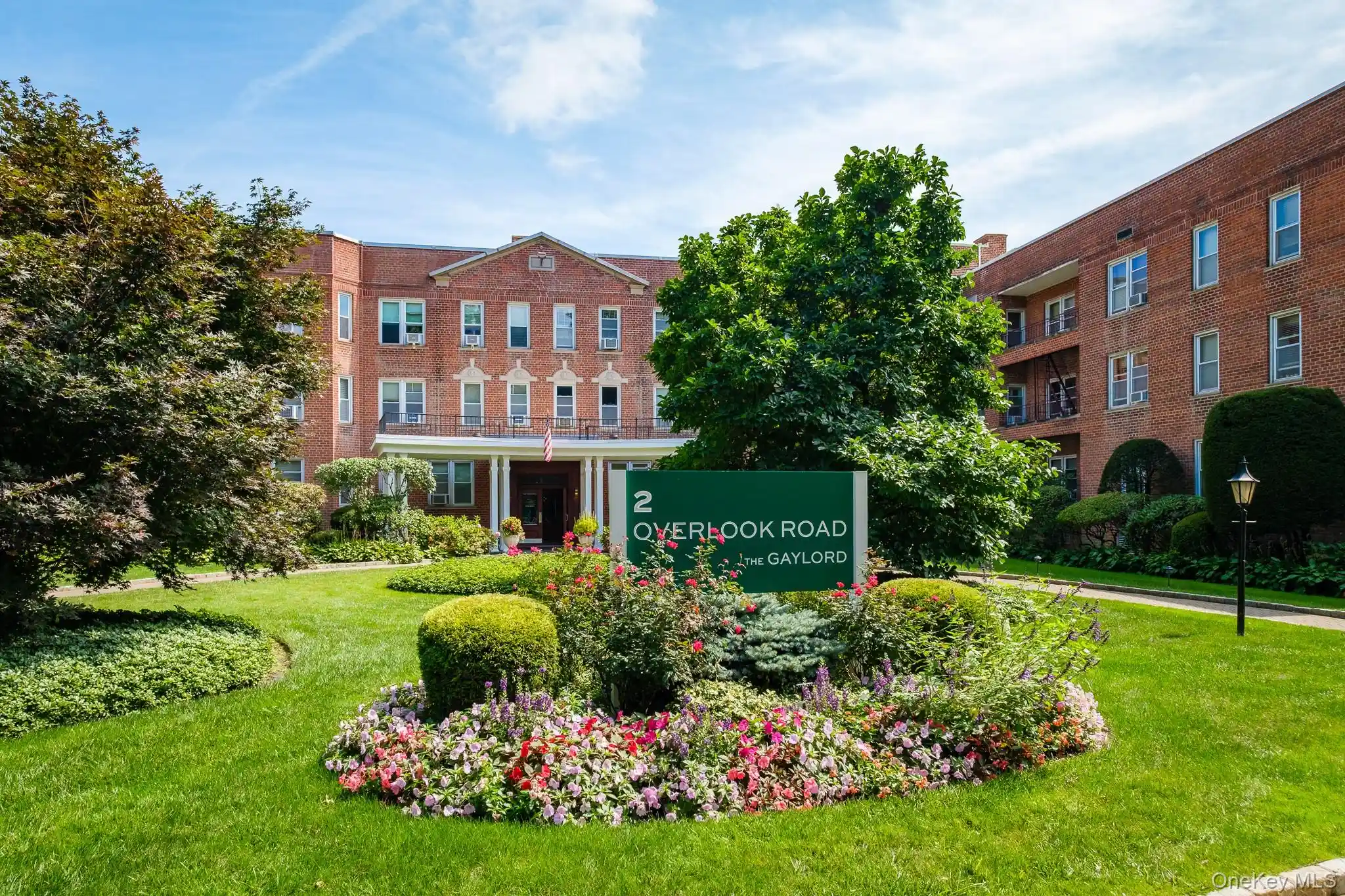 Listing Photo 1 - Condo for sale in 2 Overlook Rd located at 2 Overlook Rd, White Plains, NY 10605 - Unit #2A3