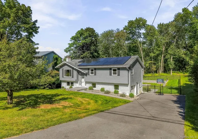 Photo 2 of Single family home for sale at 13 Slate Hl Dr, Poughkeepsie, NY 12603 | MLS# 1049378 | Listing updated on 2026-09-27