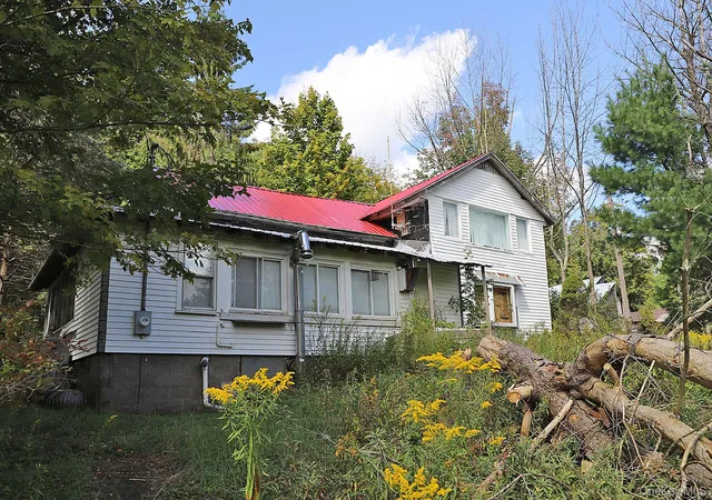 Photo 3 of Single family home for sale at 3994 Klondike Rd, Hancock, NY 12760 | MLS# 1049387 | Listing updated on 2026-09-16