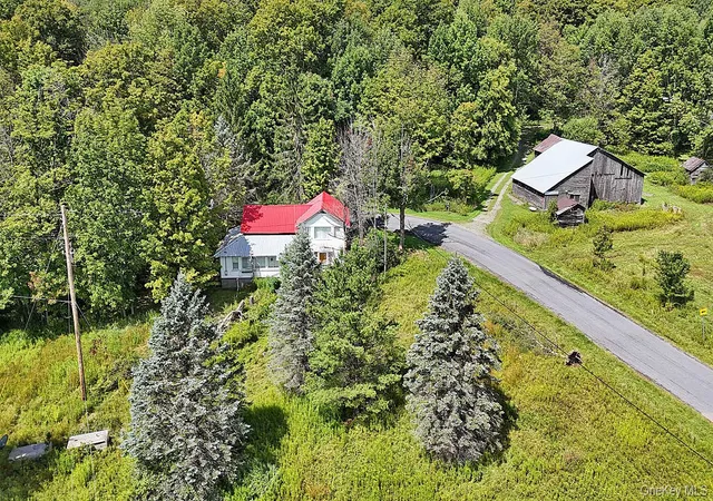 Photo 3 of Single family home for sale at 3994 Klondike Rd, Hancock, NY 12760 | MLS# 1049387 | Listing updated on 2026-09-16
