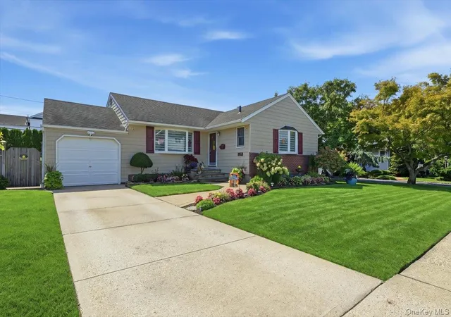 Photo 2 of Sale Pending at 809 Garden Dr, Hempstead, NY 11010 | MLS# 1049391 | Listing updated on 2026-10-13