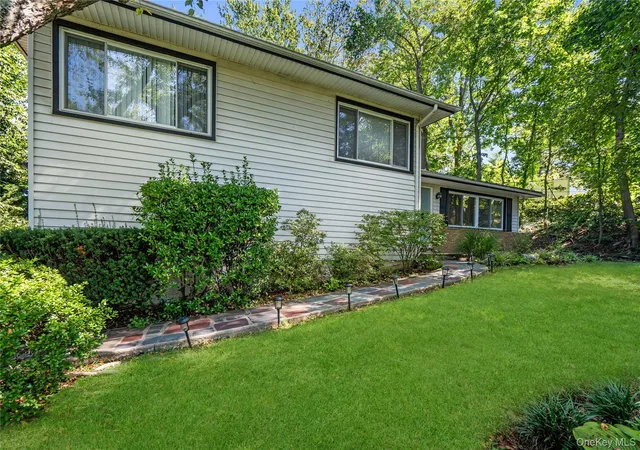 Photo 1 of Single family home for sale at 58 Ridge Dr E, North Hempstead, NY 11576 | MLS# 1049402 | Listing updated on 2026-09-27