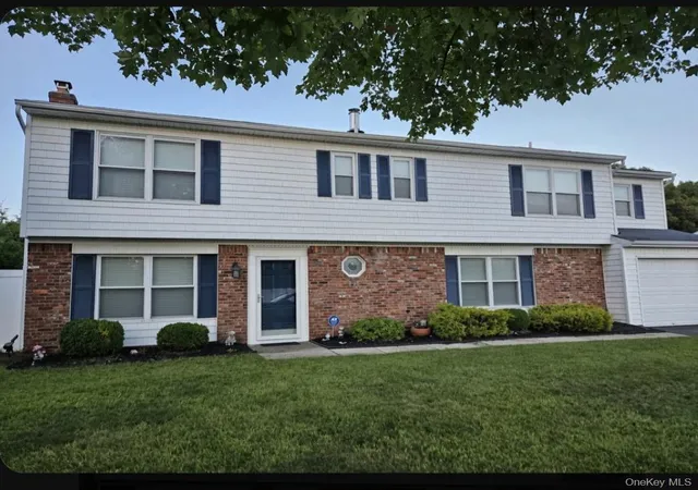 Single family home for sale at 7 Springmeadow Dr, Islip, NY 11741 | MLS# 1049413
