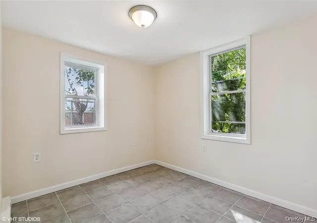 Listing Photo 2 - Condo for sale in building located at 15 Stewart Pl, Yonkers, NY 10603
