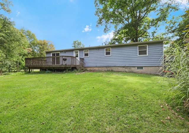 Photo 4 of Single family home for sale at 894 Wallkill Ave, Crawford, NY 12589 | MLS# 1049440 | Listing updated on 2026-09-29