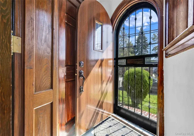 Photo 2 of Single family home for sale at 204-11 Murdock Ave, New York, NY 11412 | MLS# 1049443 | Listing updated on 2026-10-26