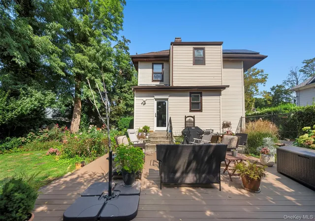 Photo 4 of Single family home for sale at 78 Warner Ave, North Hempstead, NY 11577 | MLS# 1049450 | Listing updated on 2026-09-27