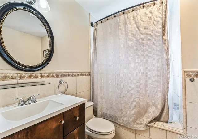 Photo 4 of Single family home for sale at 115 Margaretta Ave, Oyster Bay, NY 11758 | MLS# 1049453 | Listing updated on 2026-10-06
