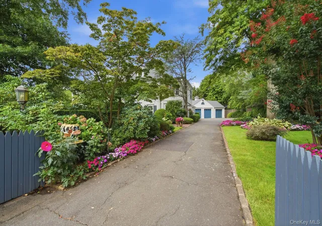 Photo 4 of Single family home for sale at 150 Ocean Ave, Lawrence, NY 11559 | MLS# 1049507 | Listing updated on 2026-10-08