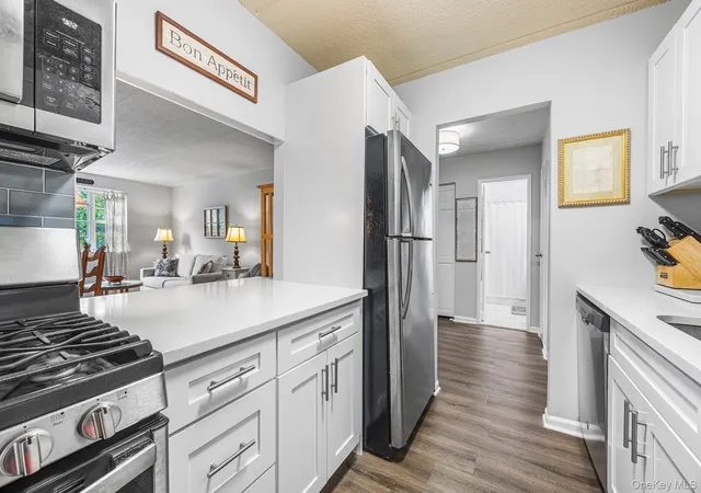 Photo 3 of Condo for sale at 1 Consulate Dr #2H, Eastchester, NY 10707 | MLS# 1049512 | Listing updated on 2026-09-19