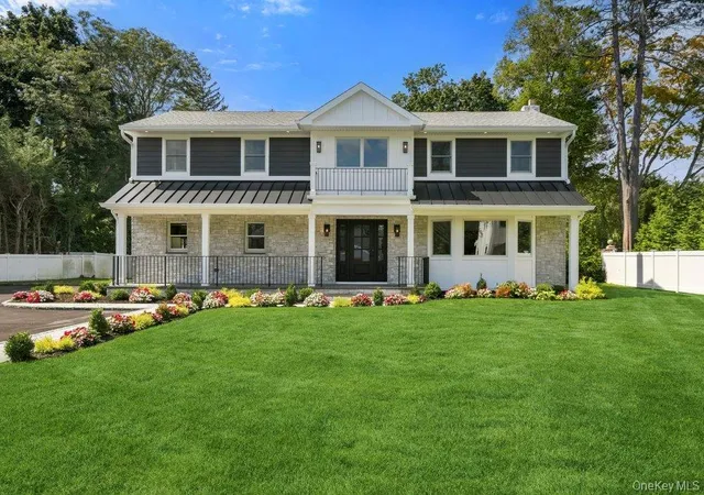 Photo 2 of Single family home for sale at 3 Aron Dr, Oyster Bay, NY 11797 | MLS# 1049514 | Listing updated on 2026-09-12