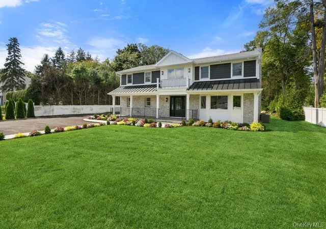 Photo 3 of Single family home for sale at 3 Aron Dr, Oyster Bay, NY 11797 | MLS# 1049514 | Listing updated on 2026-09-12