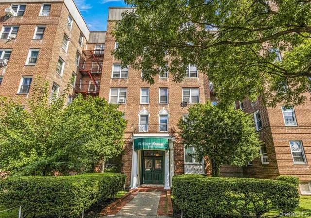 Photo 1 of Condo for sale at 84 55 Daniels St #2K, New York, NY 11435 | MLS# 1049532 | Listing updated on 2026-09-16