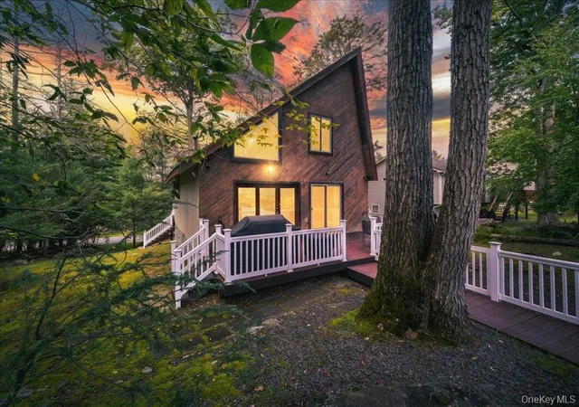 Photo 1 of Single family home for sale at 142 N Emerald Dr, Thompson, NY 12775 | MLS# 1049558 | Listing updated on 2026-09-13
