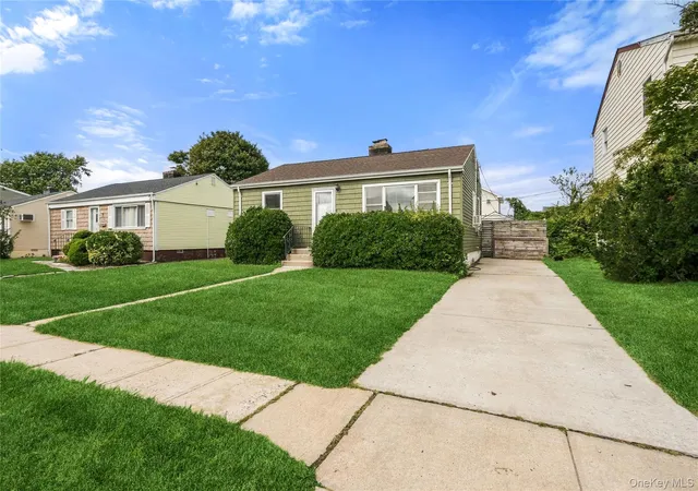 Photo 3 of Single family home for sale at 78 Robert St, Hempstead, NY 11520 | MLS# 1049560 | Listing updated on 2026-10-03