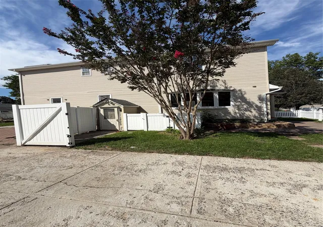Photo 28 of Single family home for sale at 568 Park Ave, Hempstead, NY 11552 | MLS# 1049561 | Listing updated on 2026-10-03