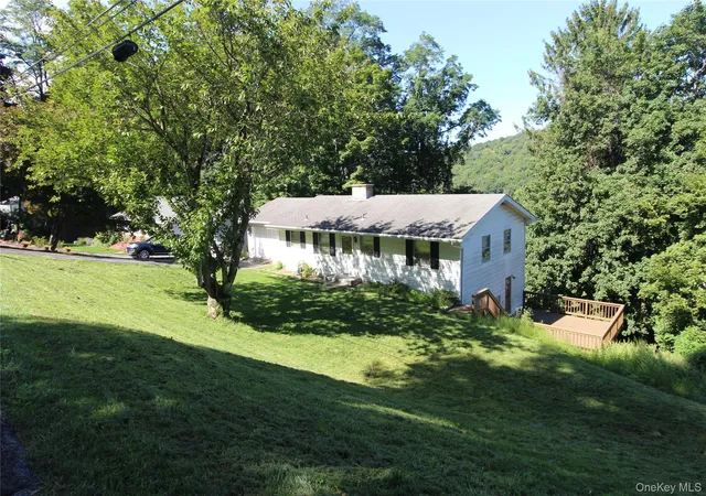 Photo 2 of Single family home for sale at 661 Warren Ave, Mount Pleasant, NY 10594 | MLS# 1049588 | Listing updated on 2026-09-23