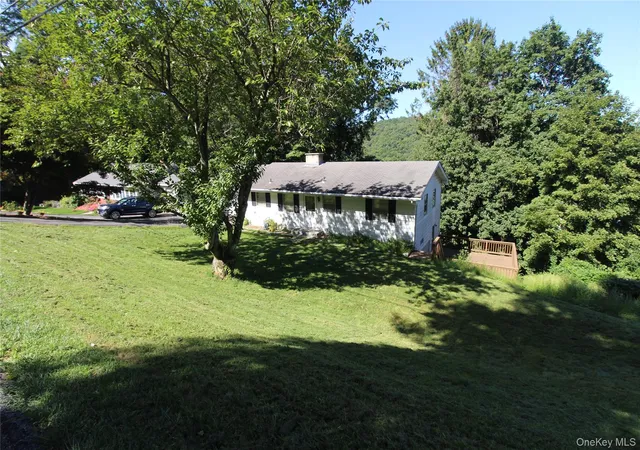 Photo 3 of Single family home for sale at 661 Warren Ave, Mount Pleasant, NY 10594 | MLS# 1049588 | Listing updated on 2026-09-23