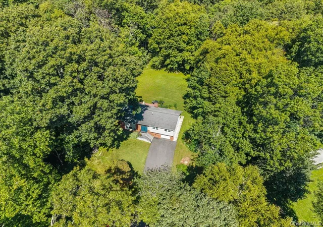Photo 2 of Single family home for sale at 24 Willow Pl, Cortlandt, NY 10537 | MLS# 1049603 | Listing updated on 2026-10-03