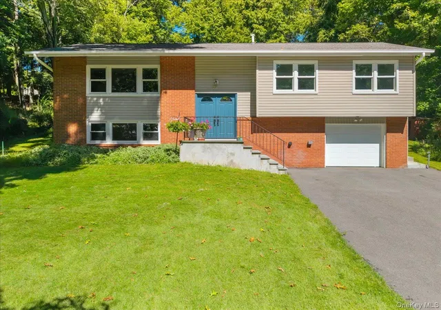 Photo 3 of Single family home for sale at 24 Willow Pl, Cortlandt, NY 10537 | MLS# 1049603 | Listing updated on 2026-10-03