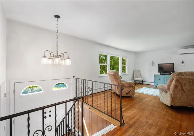 Photo 4 of Single family home for sale at 24 Willow Pl, Cortlandt, NY 10537 | MLS# 1049603 | Listing updated on 2026-10-03