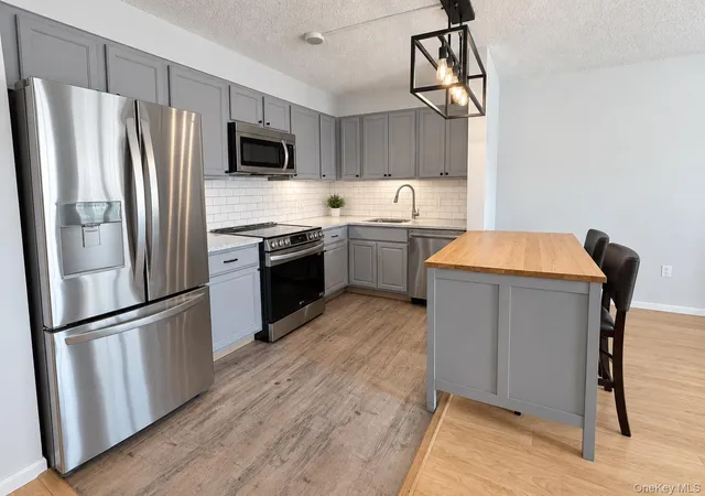 Photo 3 of Condo for sale at 260 Beach 81st St #3D, New York, NY 11693 | MLS# 1049618 | Listing updated on 2026-09-12