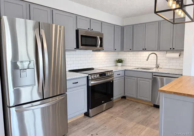 Photo 4 of Condo for sale at 260 Beach 81st St #3D, New York, NY 11693 | MLS# 1049618 | Listing updated on 2026-09-12