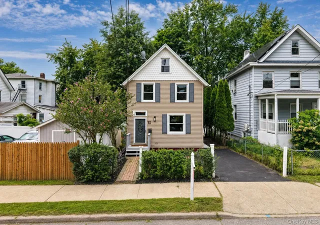 Photo 1 of Single family home for sale at 10 Field St, Peekskill, NY 10566 | MLS# 1049619 | Listing updated on 2026-09-18