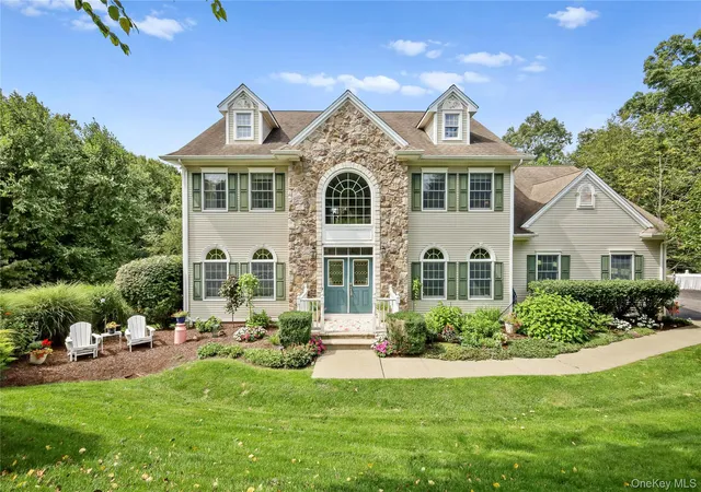 Photo 1 of Single family home for sale at 20 Parkview Cir, Carmel, NY 10512 | MLS# 1049623 | Listing updated on 2026-10-06