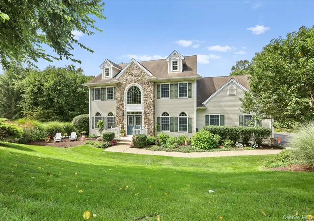 Photo 2 of Single family home for sale at 20 Parkview Cir, Carmel, NY 10512 | MLS# 1049623 | Listing updated on 2026-10-06