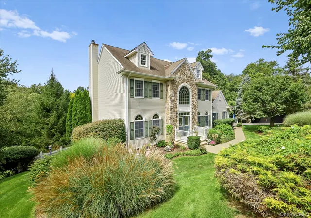 Photo 3 of Single family home for sale at 20 Parkview Cir, Carmel, NY 10512 | MLS# 1049623 | Listing updated on 2026-10-06
