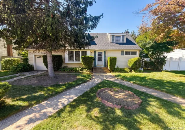 Single family home for sale at 124 Westwood Rd N, Oyster Bay, NY 11762 | MLS# 1049637