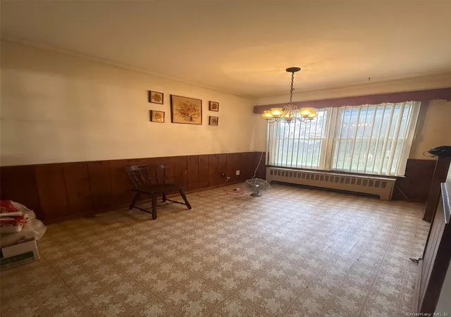 Photo 3 of Single family home for sale at 124 Westwood Rd N, Oyster Bay, NY 11762 | MLS# 1049637 | Listing updated on 2026-09-17