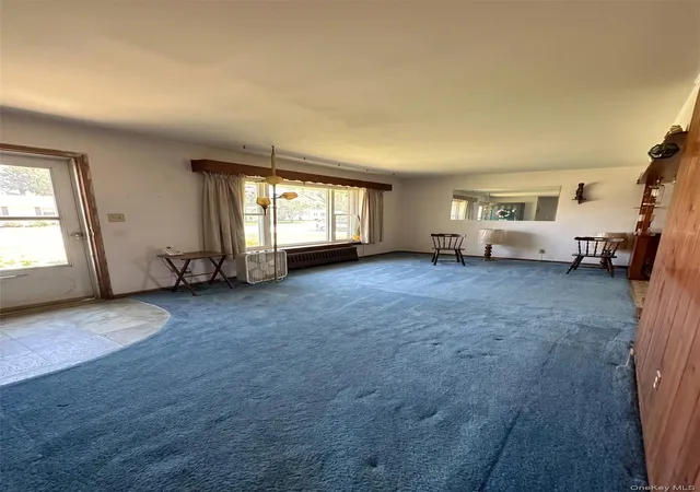 Photo 3 of Single family home for sale at 124 Westwood Rd N, Oyster Bay, NY 11762 | MLS# 1049637 | Listing updated on 2026-09-17