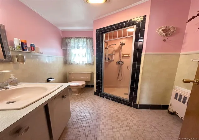 Photo 4 of Single family home for sale at 124 Westwood Rd N, Oyster Bay, NY 11762 | MLS# 1049637 | Listing updated on 2026-09-17