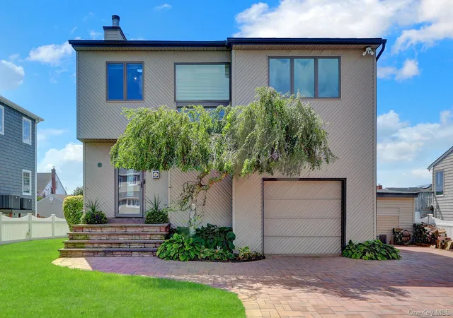 Photo 1 of Single family home for sale at 12 Jetmore Pl, Oyster Bay, NY 11758 | MLS# 1049641 | Listing updated on 2026-09-23
