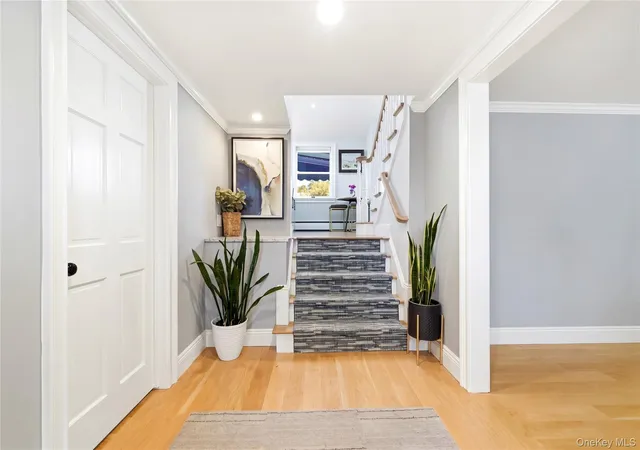 Photo 4 of Sale Pending at 195 N Utica Ave, Oyster Bay, NY 11758 | MLS# 1049662 | Listing updated on 2026-09-25