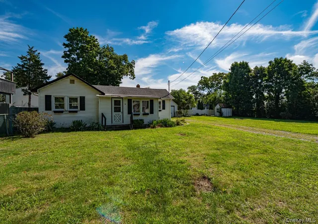Single family home for sale at 67 Joseph Pl, Smithtown, NY 11767 | MLS# 1049686