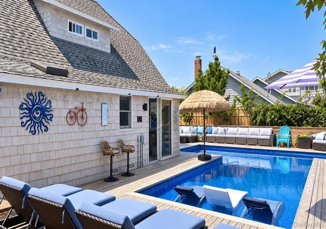 Photo 1 of Single family home for sale at 253 Cottage Walk, Islip, NY 11770 | MLS# 1049697 | Listing updated on 2026-10-03