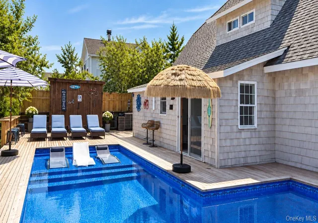 Photo 3 of Single family home for sale at 253 Cottage Walk, Islip, NY 11770 | MLS# 1049697 | Listing updated on 2026-10-03
